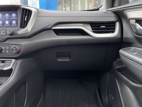 Used 2024 GMC Terrain SLT w/ Infotainment Package II image 36