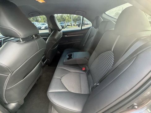 Used 2023 Toyota Camry SE FWD image 11