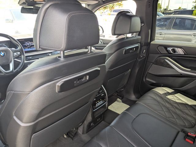 Used 2025 BMW X5 xDrive40i AWD/4WD image 13