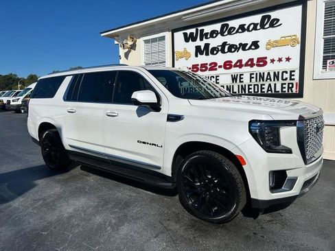 Used 2022 GMC Yukon XL Denali image 2