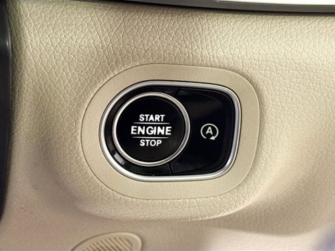 Used 2020 Mercedes-Benz GLE 350 w/ Premium Package image 17