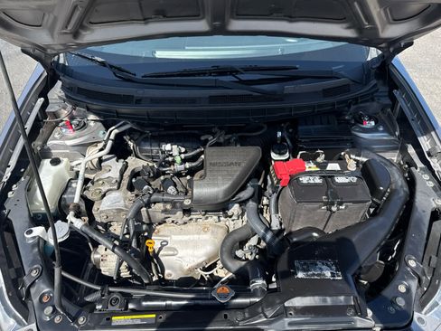 Used 2014 Nissan Rogue S image 16