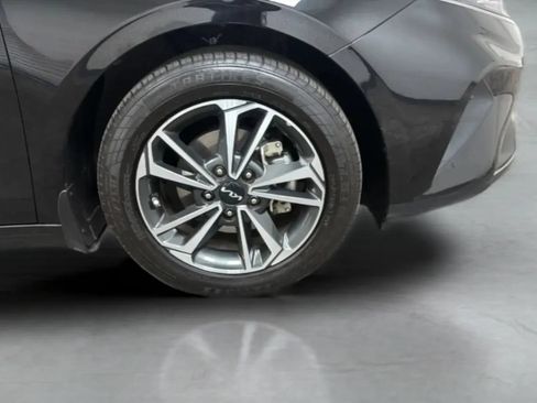 Used 2023 Kia Forte LXS FWD image 24
