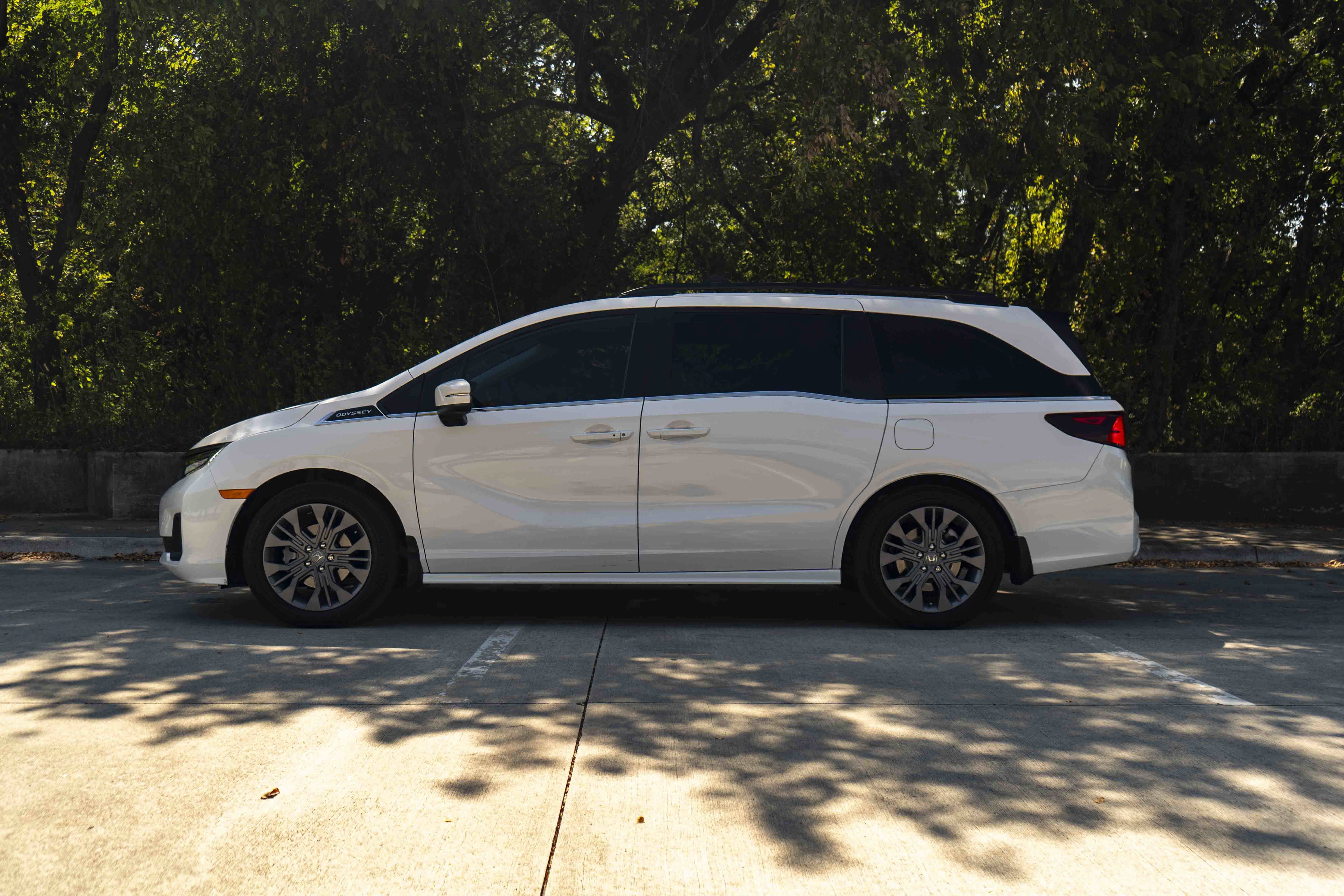 Certified 2025 Honda Odyssey Touring image 6