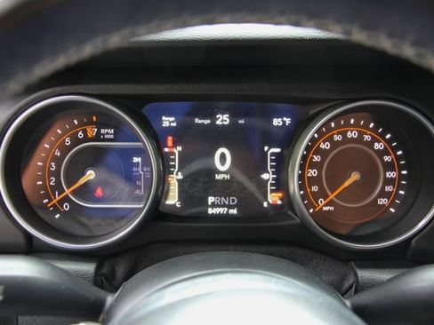 Used 2018 Jeep Wrangler Unlimited Sahara AWD/4WD image 21
