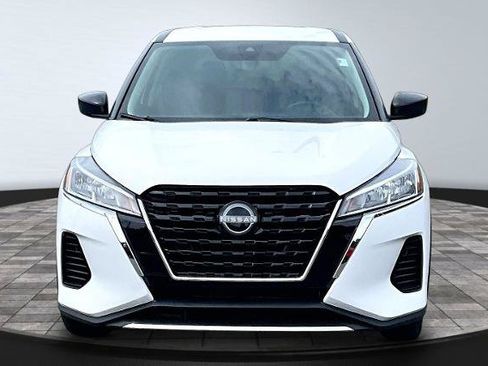 Used 2023 Nissan Kicks S w/ Interior Electronics Package FWD image 3