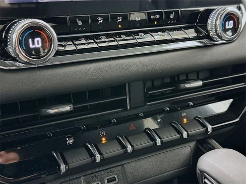 New 2025 GMC Canyon Elevation w/ Convenience Package image 15