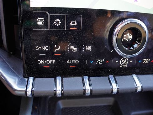 Used 2026 GMC Acadia AT4 w/ Luxury Package AWD/4WD image 8