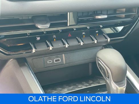 Used 2025 GMC Canyon Elevation w/ Convenience Package image 12