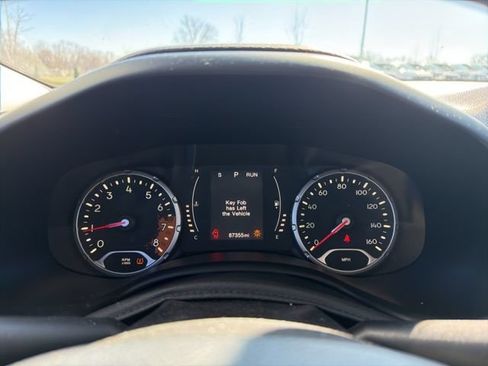 Used 2016 Jeep Renegade Latitude FWD image 35