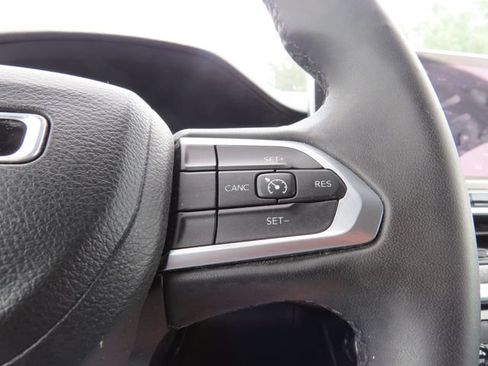 Used 2023 Jeep Compass Latitude AWD/4WD image 12