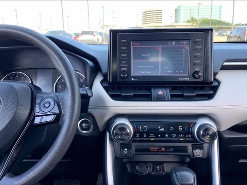 Used 2021 Toyota RAV4 XLE FWD image 7