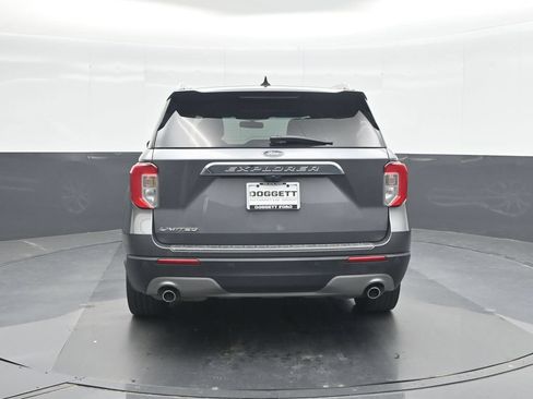 Used 2021 Ford Explorer Limited w/ Equipment Group 301A RWD image 17