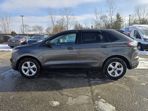 Used 2017 Ford Edge SE image 6