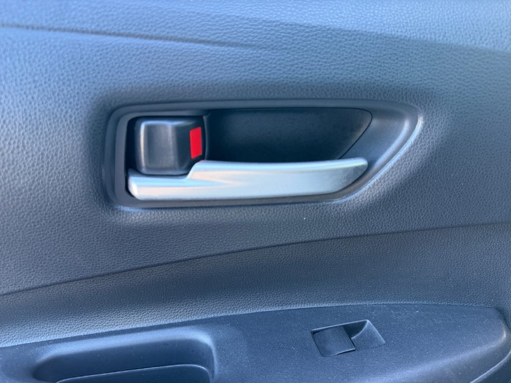 Used 2020 Toyota Corolla LE FWD image 25