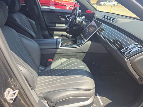 Used 2023 Mercedes-Benz S 580 4MATIC Sedan w/ AMG Line image 6