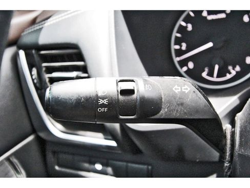 Used 2021 Nissan Rogue SL FWD image 11