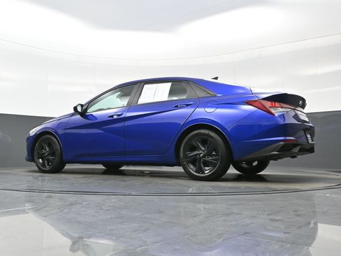 Used 2023 Hyundai Elantra SEL w/ Preferred Accessory Package image 27