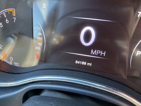 Certified 2017 Jeep Grand Cherokee Limited image 12