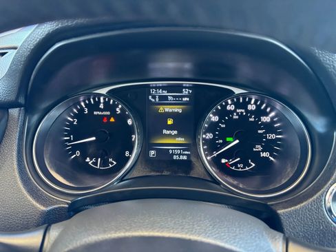 Used 2016 Nissan Rogue SL w/ SL Premium Package image 11