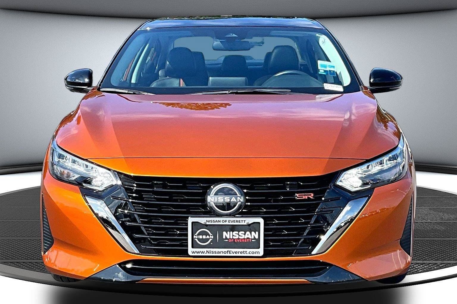 Used 2025 Nissan Sentra SR w/ SR Premium Package FWD image 3