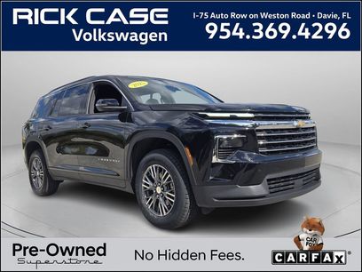 Used 2025 Chevrolet Traverse LT