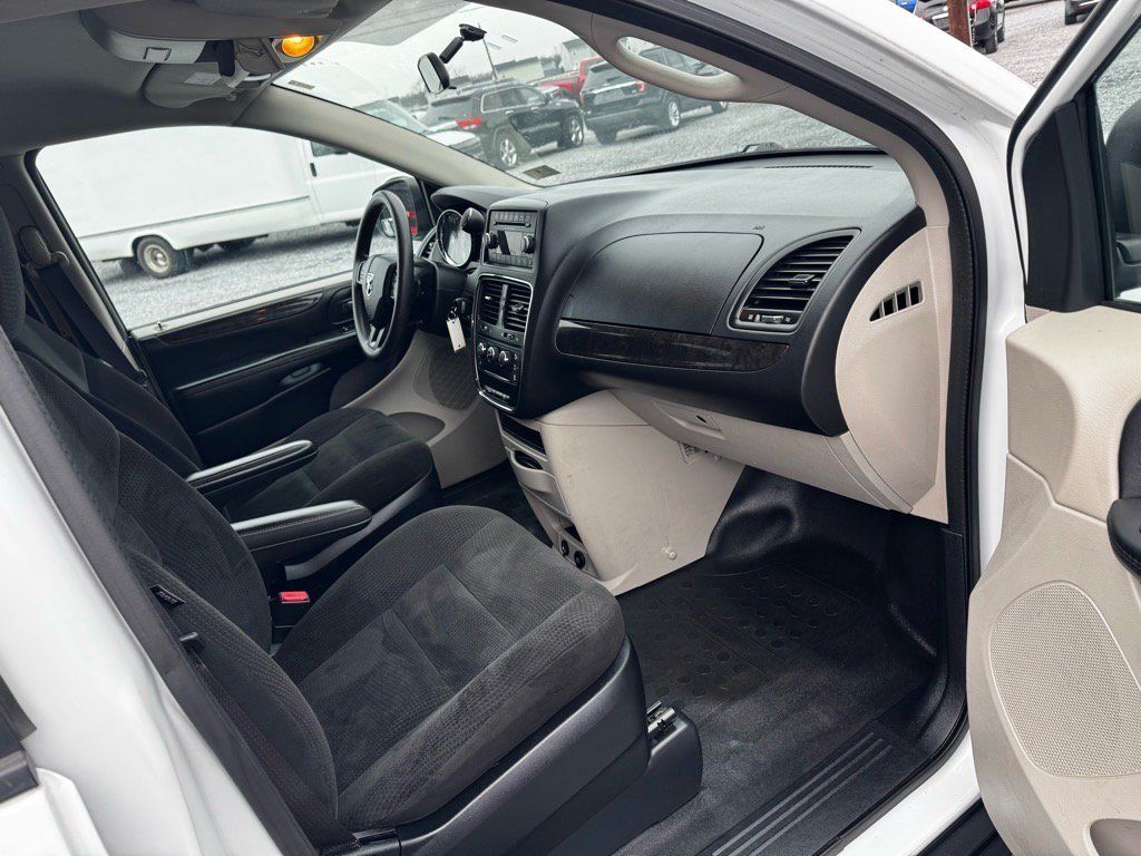 Used 2015 RAM C/V Tradesman FWD image 23