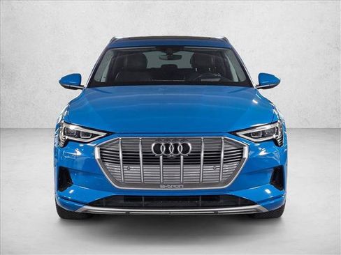 Used 2019 Audi e-tron Prestige w/ Prestige Package AWD/4WD image 2