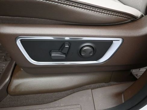 Used 2026 RAM 1500 Laramie w/ Advanced Safety Group II AWD/4WD image 25
