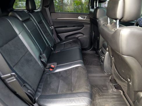 Used 2017 Jeep Grand Cherokee Altitude AWD/4WD image 31