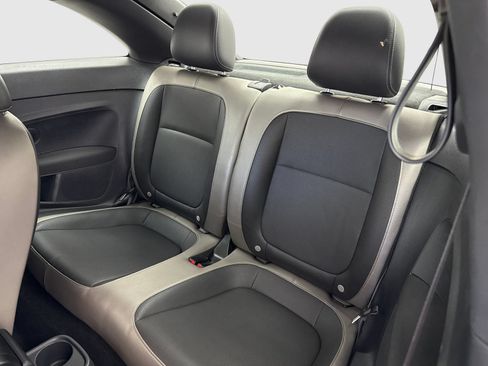 Used 2015 Volkswagen Beetle 1.8T Classic FWD image 34