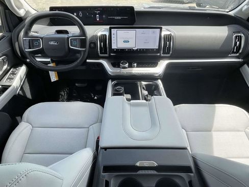 New 2026 Ford Expedition Platinum AWD/4WD image 11