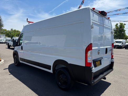Used 2023 RAM ProMaster 2500 w/ Convenience Group FWD image 5