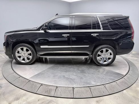 Used 2019 Cadillac Escalade Luxury AWD/4WD image 7