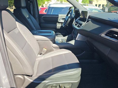 Used 2024 Chevrolet Tahoe Z71 w/ Luxury Package AWD/4WD image 7