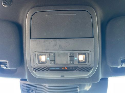Used 2020 Ford Explorer XLT w/ Equipment Group 202A AWD/4WD image 41