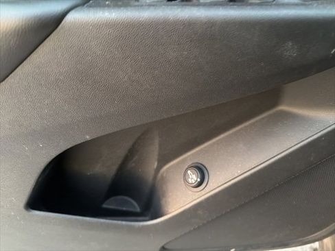 Used 2020 Chevrolet Equinox LT image 38