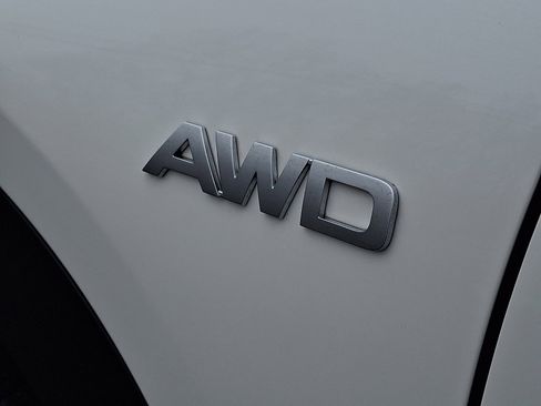 Used 2023 Kia Seltos S image 32