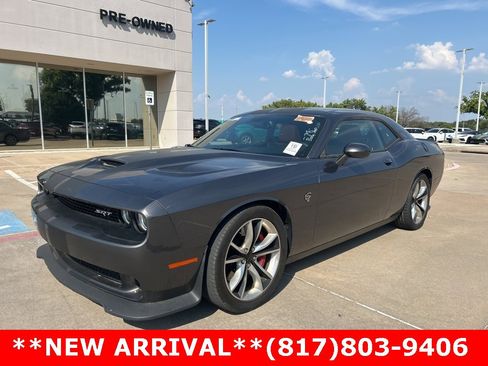 Used 2016 Dodge Challenger SRT Hellcat image 1