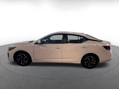 Used 2025 Nissan Sentra SV FWD image 10