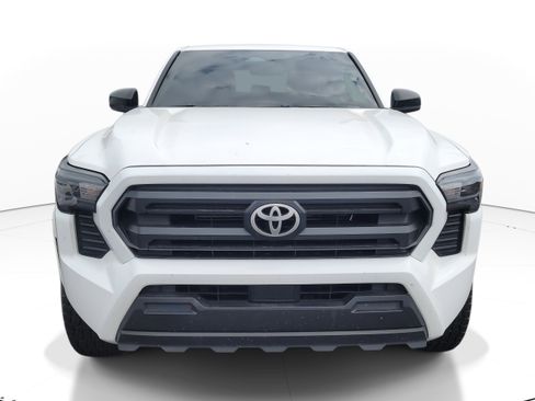 Used 2024 Toyota Tacoma SR image 2