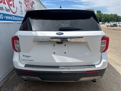 Used 2021 Ford Explorer Limited w/ Equipment Group 301A RWD image 4