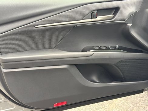 New 2026 Toyota Camry Hybrid FWD image 10