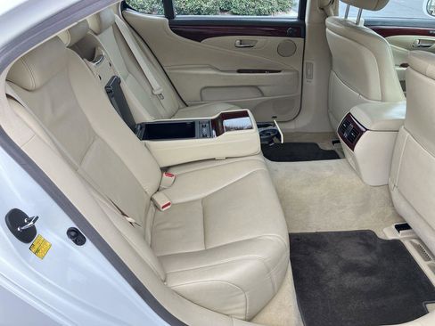 Used 2012 Lexus LS 460 L image 29