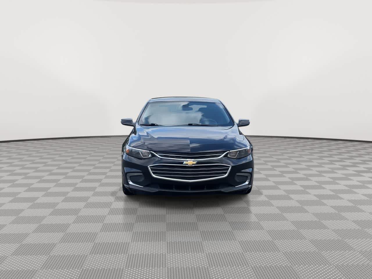 Used 2018 Chevrolet Malibu LT FWD image 3