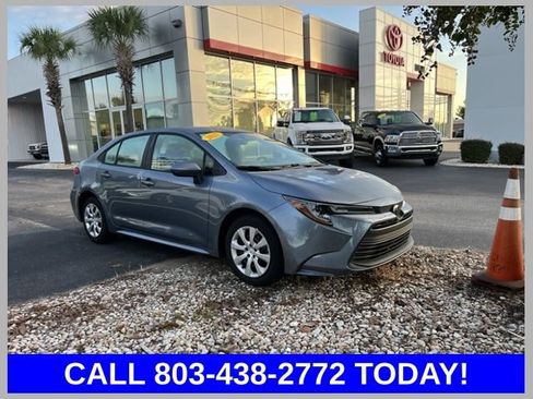 Used 2025 Toyota Corolla LE w/ Convenience Package FWD image 1