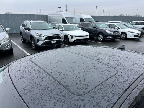 Used 2025 Hyundai Elantra SEL image 29