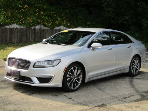Used 2018 Lincoln MKZ Select w/ Select Plus Package AWD/4WD image 2