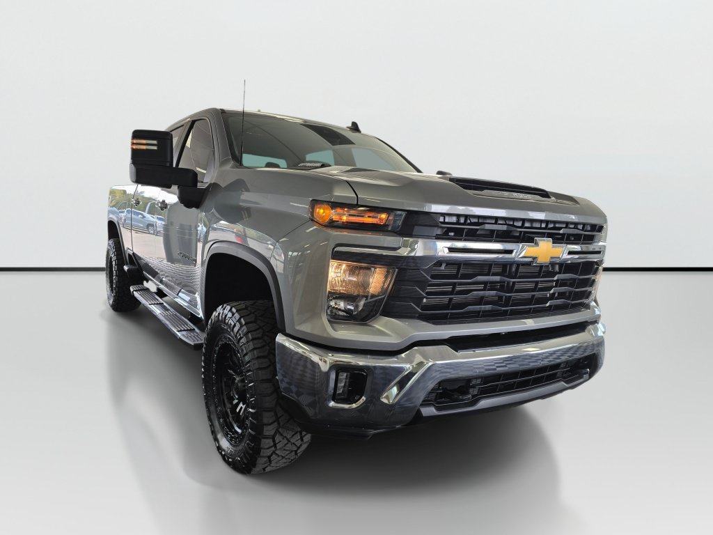Used 2025 Chevrolet Silverado 2500 LT w/ Convenience Package AWD/4WD image 6
