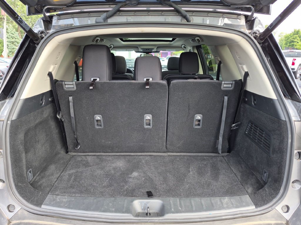 Used 2025 Nissan Pathfinder SV w/ SV Premium Package FWD image 26